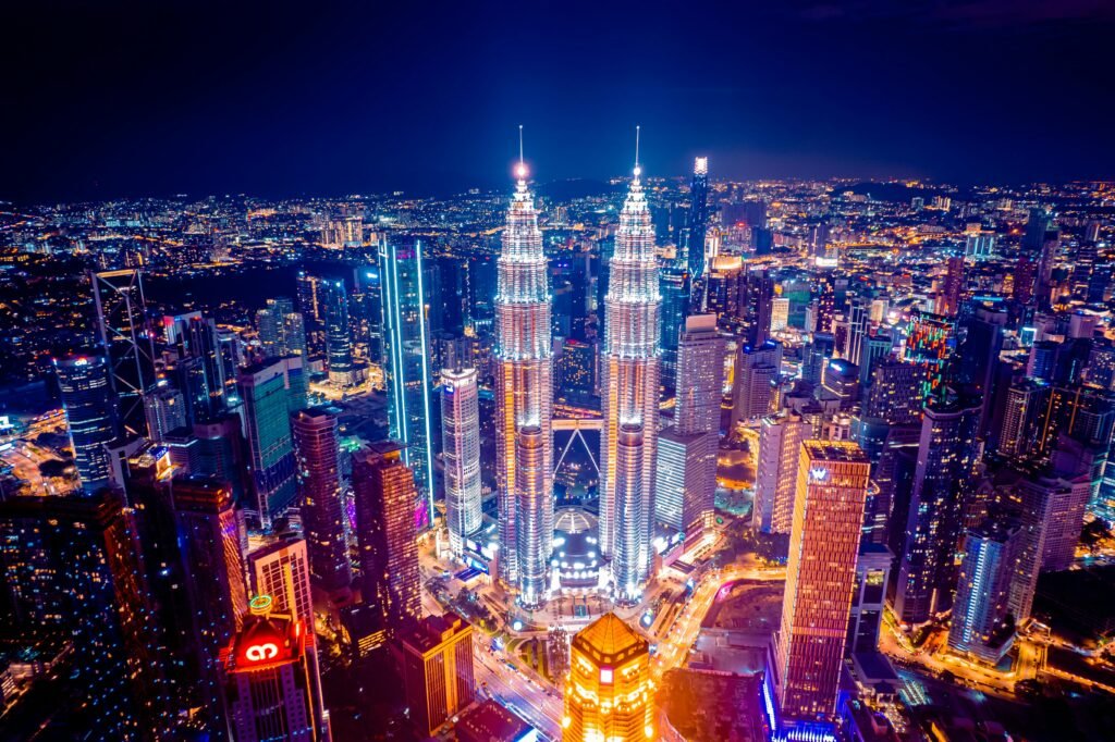 Why Startups Are Building Tech Teams in Southeast Asia? 2 pexels saya azeem 246343485 31496382